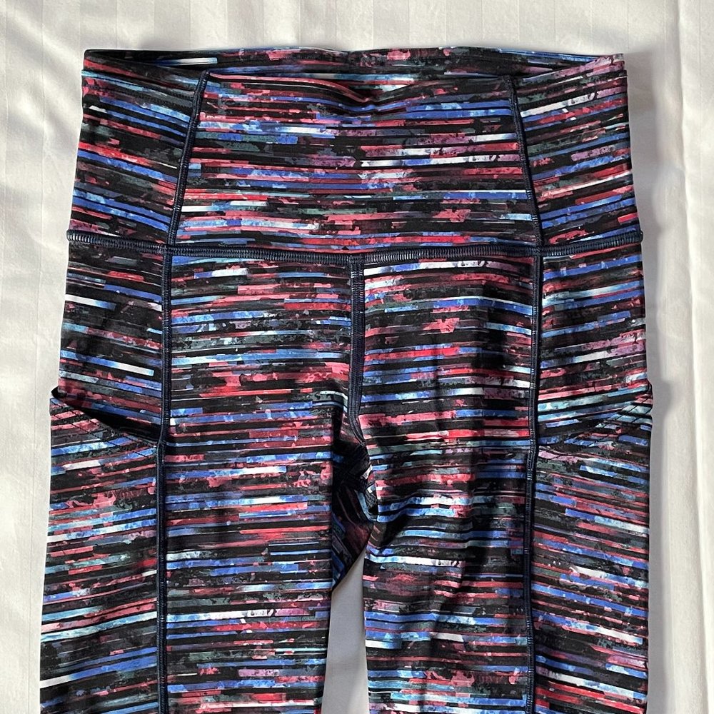 Lululemon Fast and Free HR Tight Size 4 Red White Blue Pattern